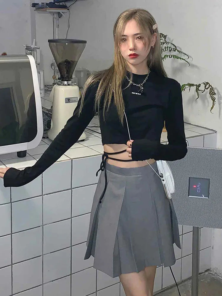 Long Sleeve Women's Crop Top Stylish Bandage Design for Spring Fashion