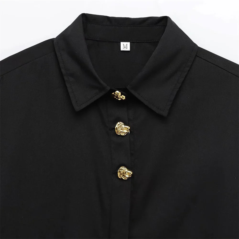 Solid Color Casual Collar Long Sleeve Poplin Shirt for Women with Gold Buckle Accent and Loose Fit