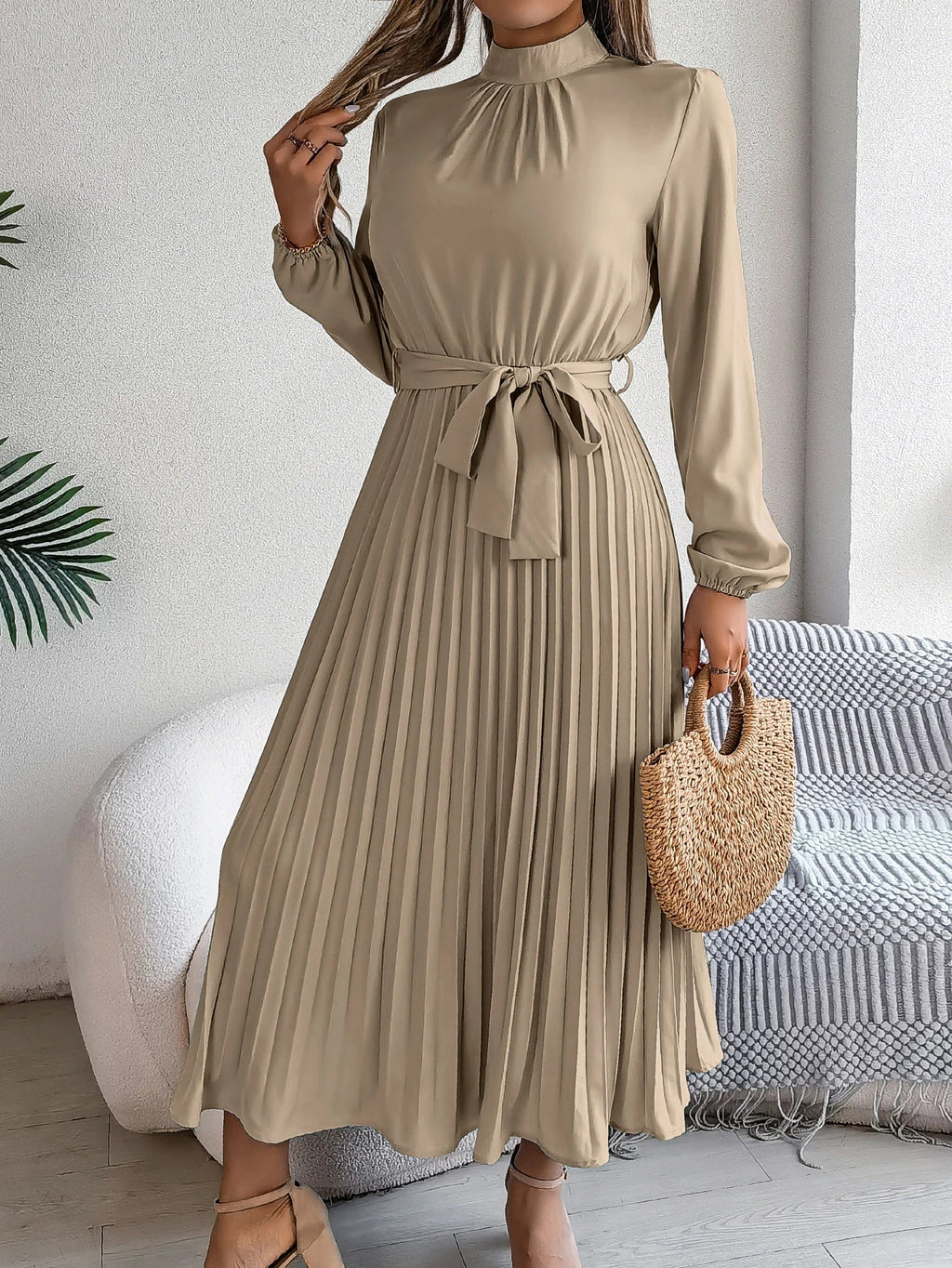 Elegant Pleated Long Sleeve Maxi Dress With Lace Up