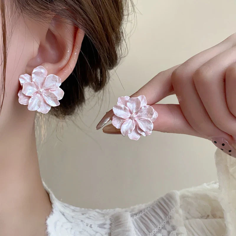 Acrylic White Camellia Flower Stud Earrings for Women Elegant Fashion Jewelry for Parties Weddings and Special Occasions
