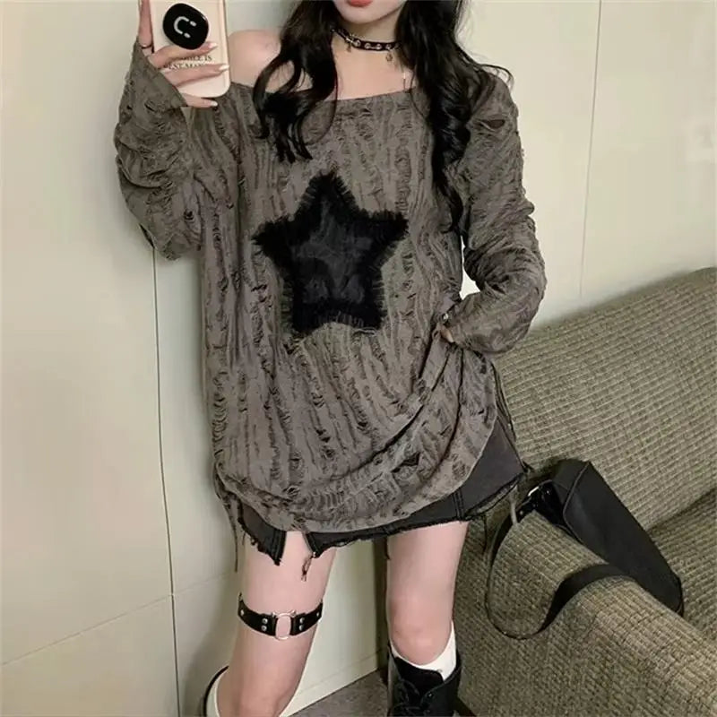 Grunge Star Print T-Shirt for Women in Y2K Aesthetic Style with Ripped Design and Loose Fit for Kpop Fairycore and Gothic Streetwear