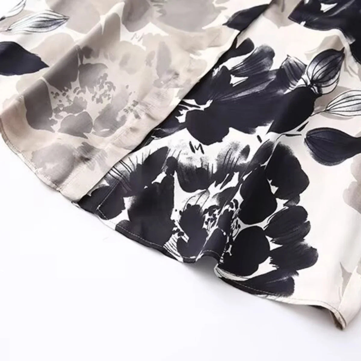 Women's Satin Textured Printed Shirt Long Sleeve Lapel Single-Breasted Slim Fit Casual Chic Top for Spring and Summer