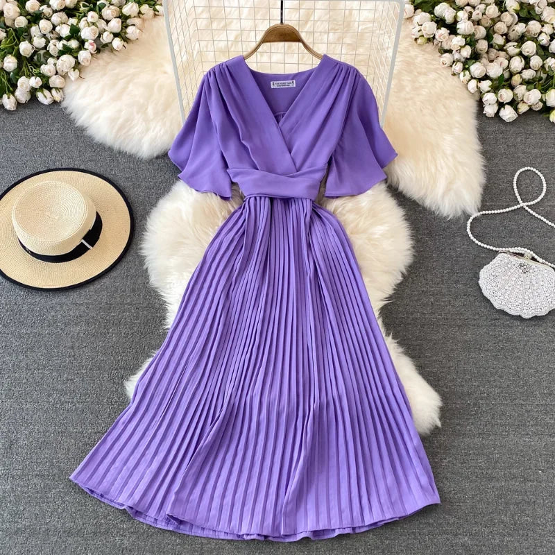 Summer V-Neck Pleated Dress With Lace Up Waist Long Skirt