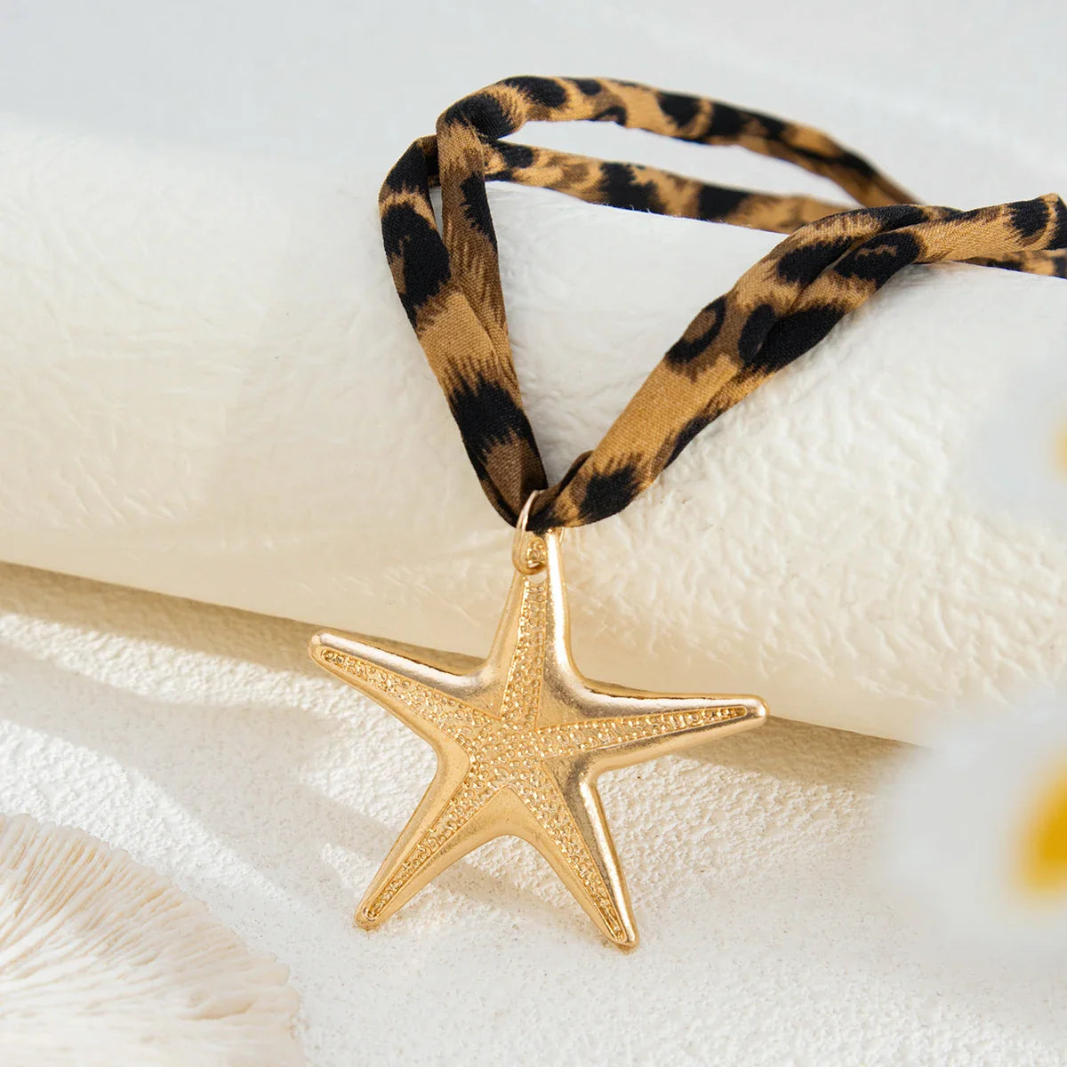 Ethnic Multilayer Velvet Chain Necklace with Metal Conch Starfish and Heart Pendants for Women