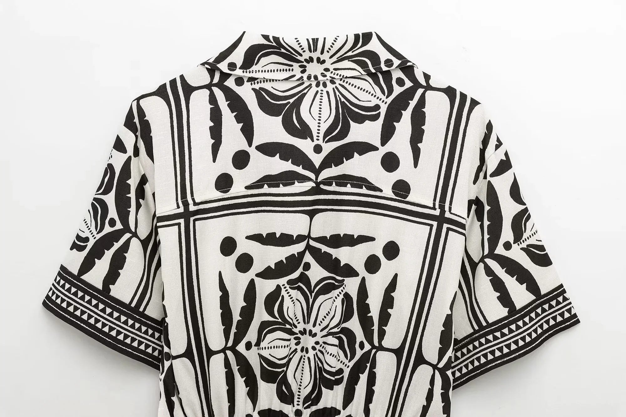 Slim Fit Printed Cuban Collar Jumpsuit Shorts for Women Casual Vacation Style Summer Wear