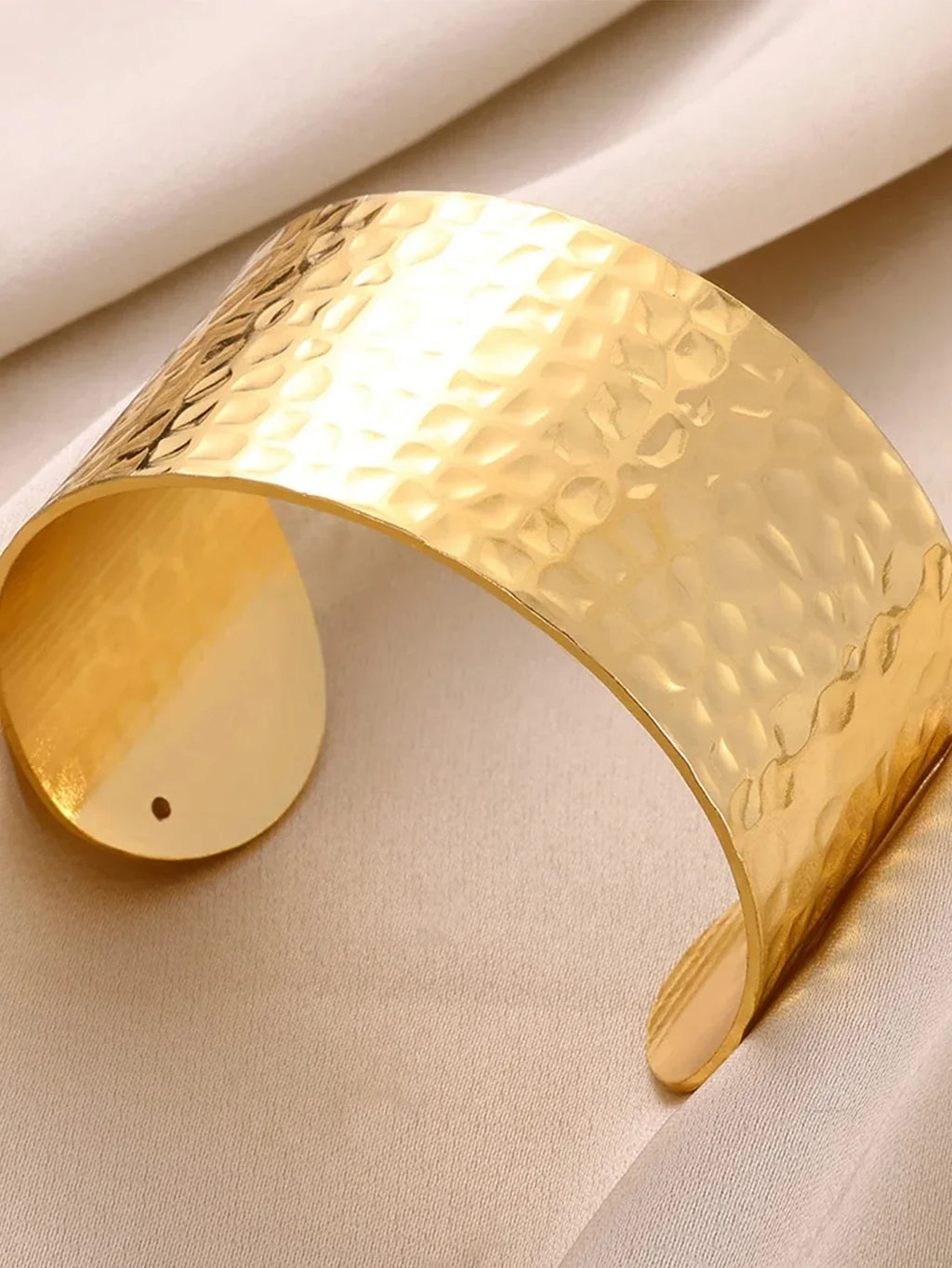 Elegant Gold Stainless Steel Bangle Bracelet with Classic Bump Pattern for Women