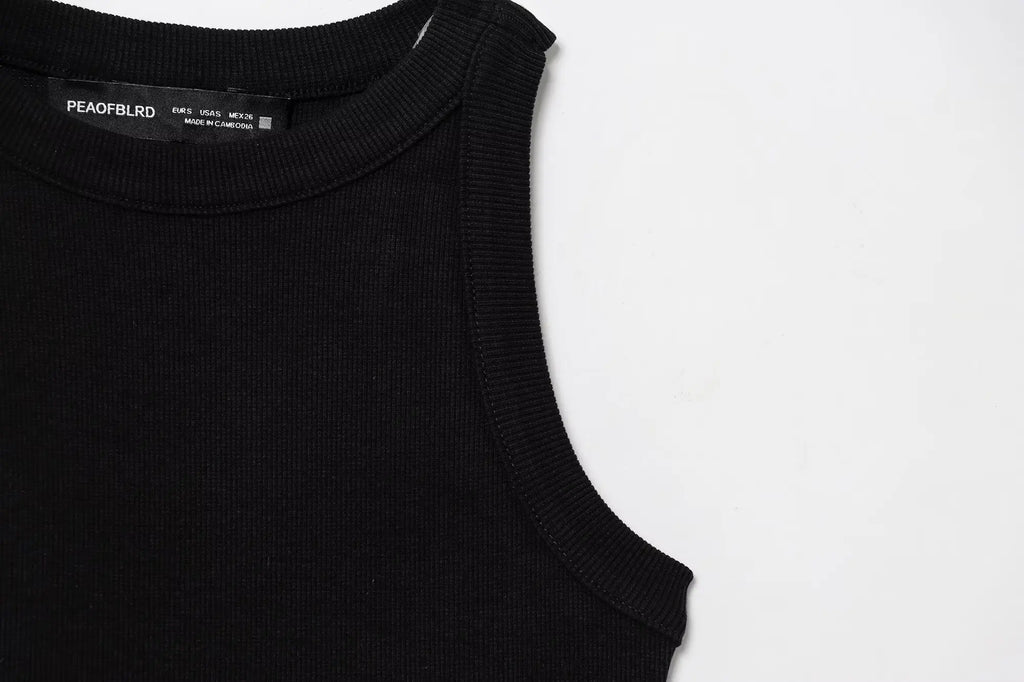 Slim Fit Sleeveless Jumpsuit with Belt Stylish Short Romper for Versatile Fashion Looks