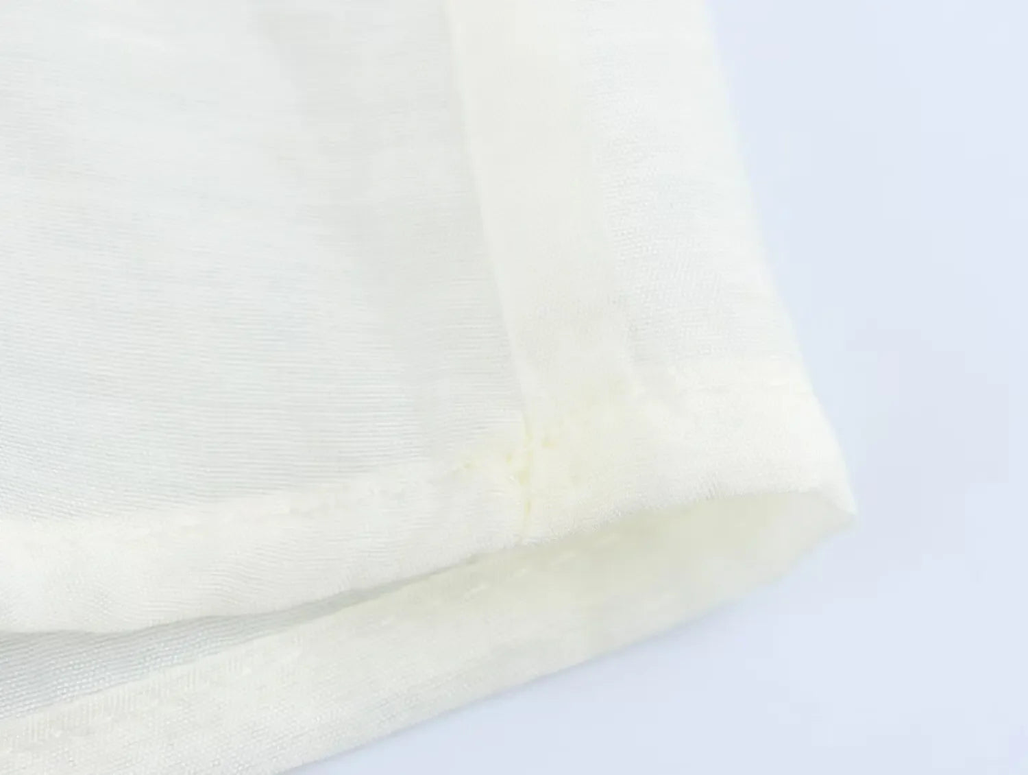 Women's Fashion V-Neck Puffy Long Sleeve Shirt with Layered Decoration and Elegant Temperament