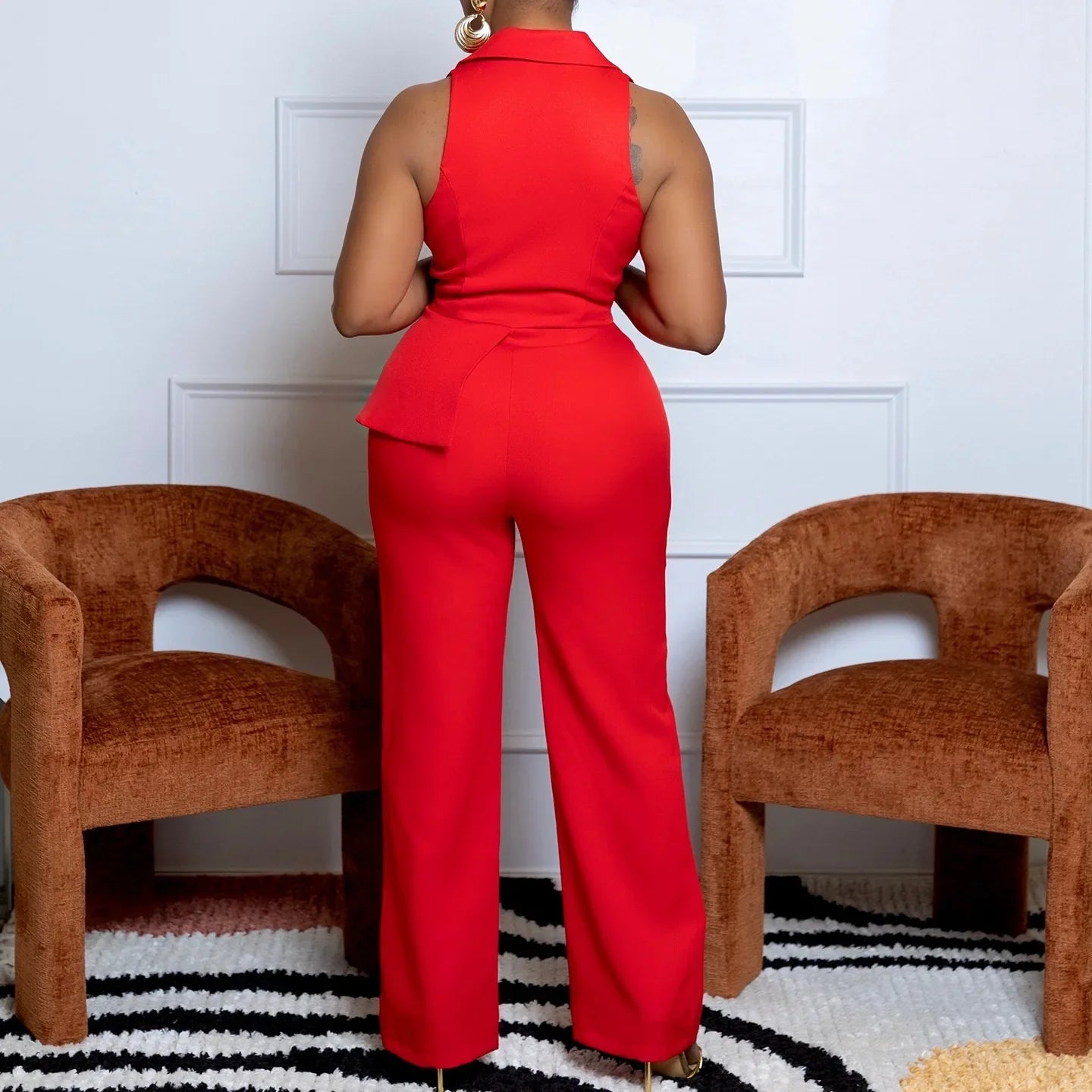 Elegant Sleeveless Jumpsuit for Women with Notched Collar Buttons and Chain Detail Luxury Solid Color Romper for Birthday Party and Special Occasions