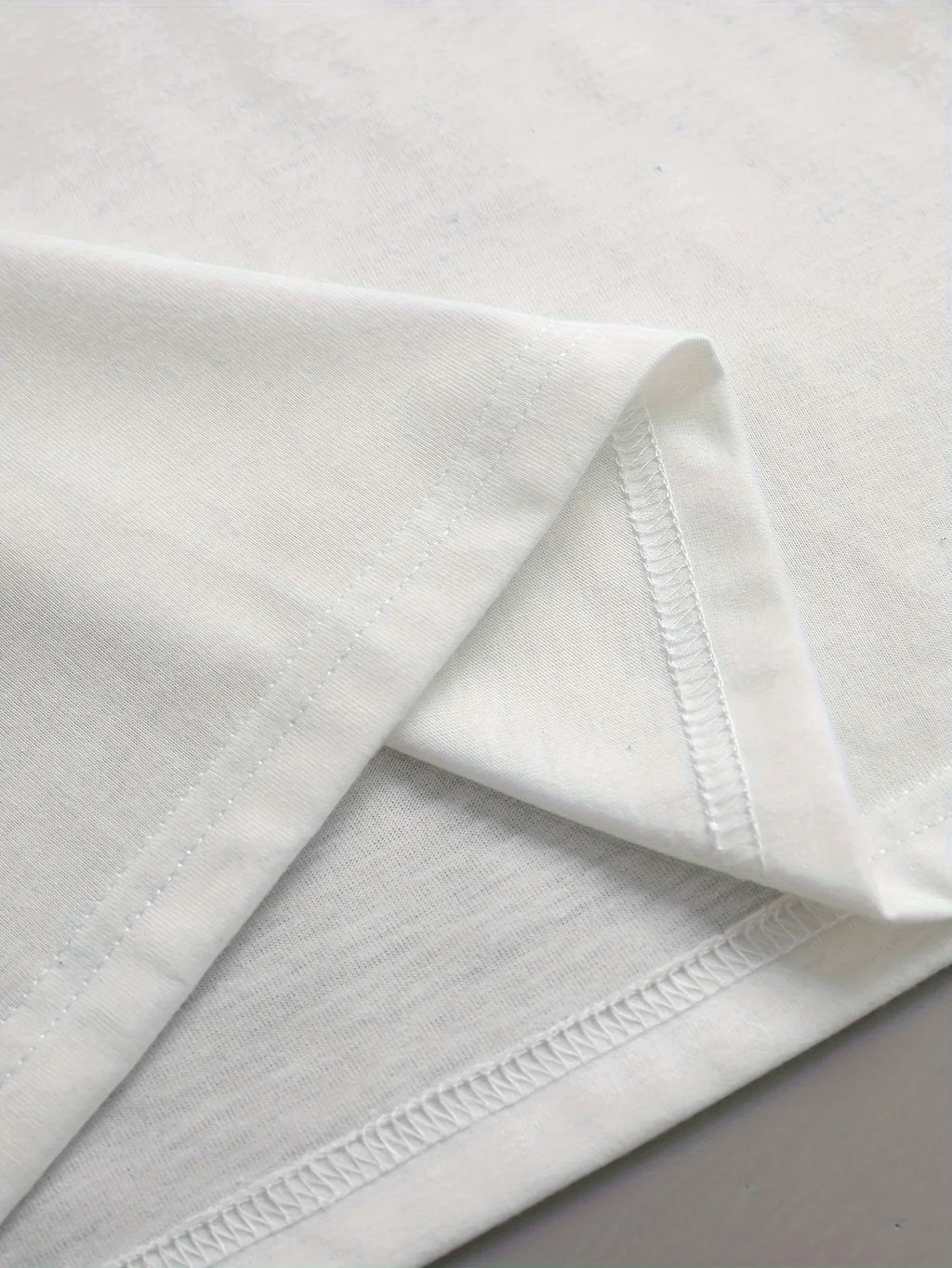 Alphabets Print Short Sleeve Crop Top with Crew Neck and Micro Elasticity for Spring Wear