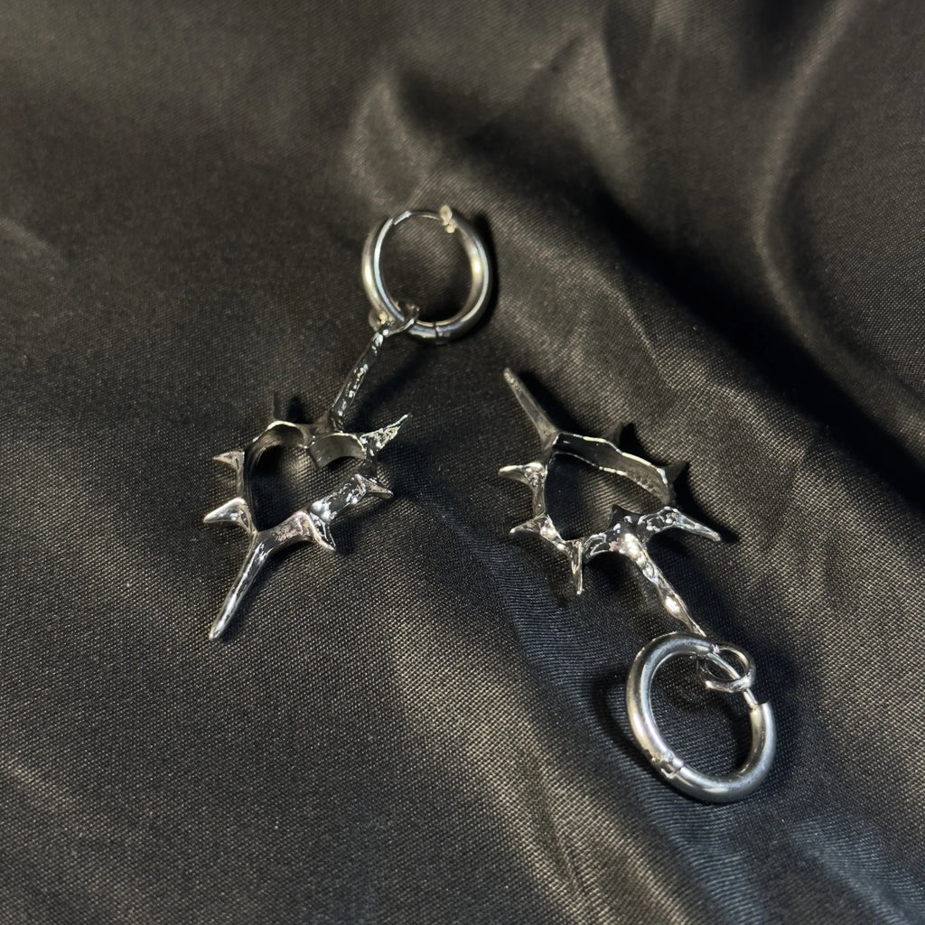 Retro Gothic Thorn Heart Design Earrings with Spikes - Unique Heart-Shaped Earrings for Holiday Parties and Gifts