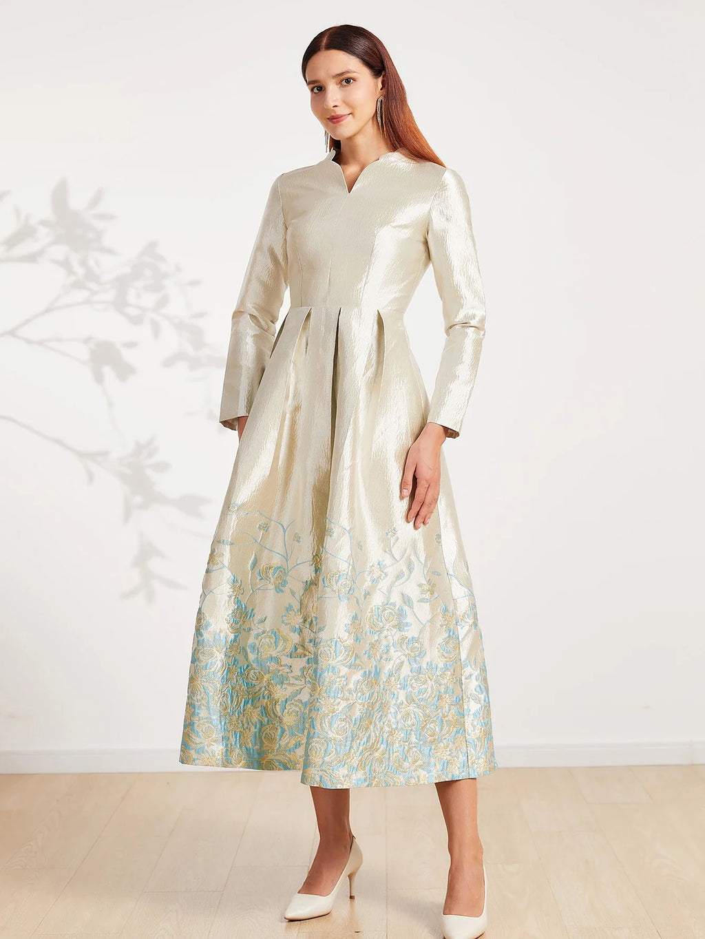 Elegant Jacquard Maxi Dress With Floral Embroidery Pattern