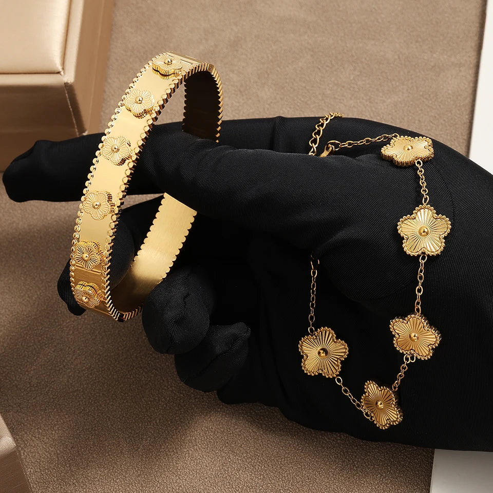 Minimalist 18K Gold Plated Flower Bracelet for Women with Plum Blossom Design and Cuban Chain for Daily Wear Jewelry Gift