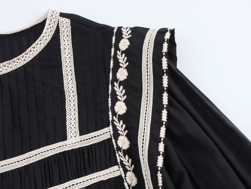 Women's Contrasting Color Embroidered Shirt with Round Neck Puff Sleeves and Loose Hem Casual Chic Top for Spring and Summer