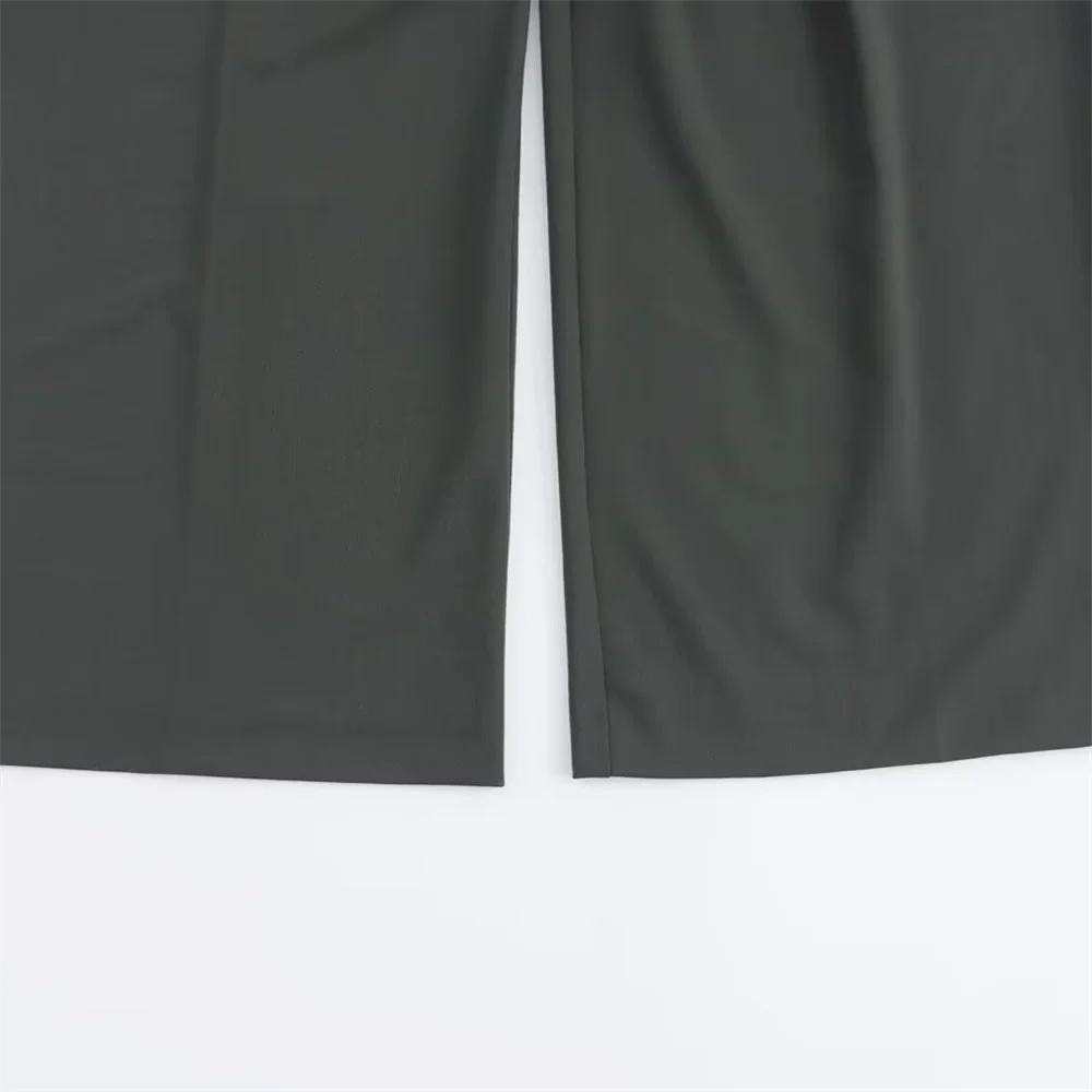 Fashionable Women's Slim Fit Vest and High Waisted Pleated Pants Set for Versatile Commuting Style