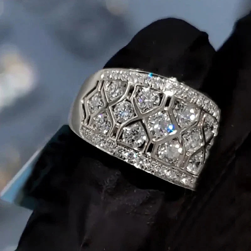 Gorgeous Women Wedding Ring with Bling Cubic Zirconia Engagement Statement Jewelry