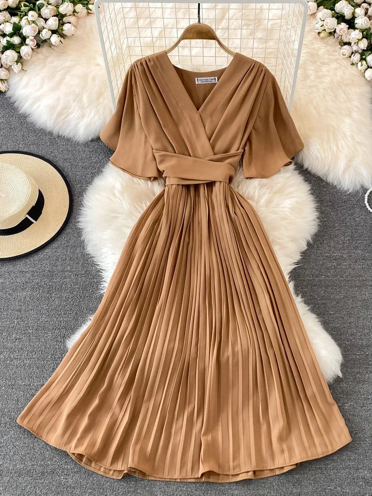 Summer V-Neck Pleated Dress With Lace Up Waist Long Skirt