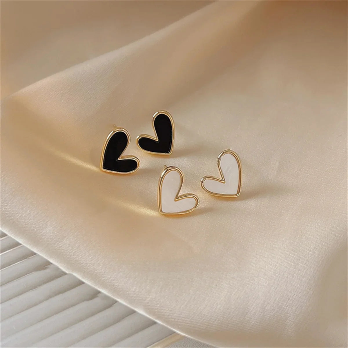 Korean Cute Heart Stud Earrings for Women with Blue Glaze Aesthetic Geometric Design Minimalist Jewelry Gift