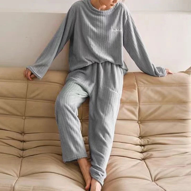 Cozy Women Pajama Set with Loose Top and Elastic Waist Wide Leg Fleece Pants Soft Bow Detail Autumn Winter Sleepwear Lounge Wear
