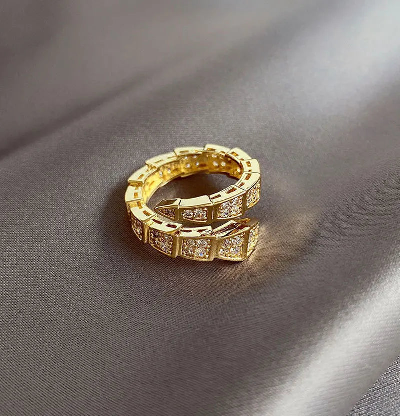 Trendy Snake Bone Shape Open Rings for Women with Crystal in Gold and Silver Color Copper Jewelry Gift