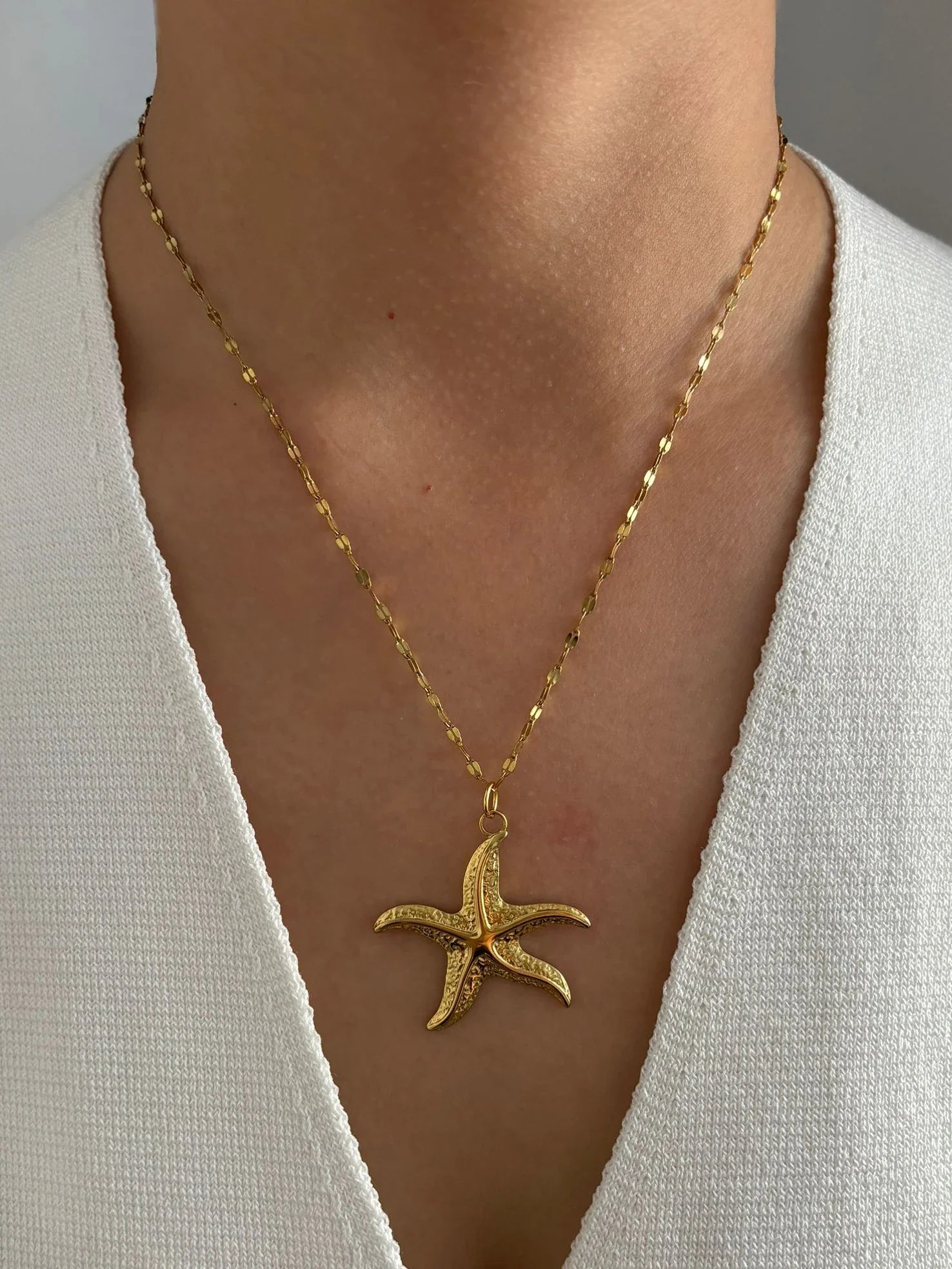 Elegant White Enamel Turtle Conch Starfish Pendant Necklace 18K Gold Plated Jewelry for Women