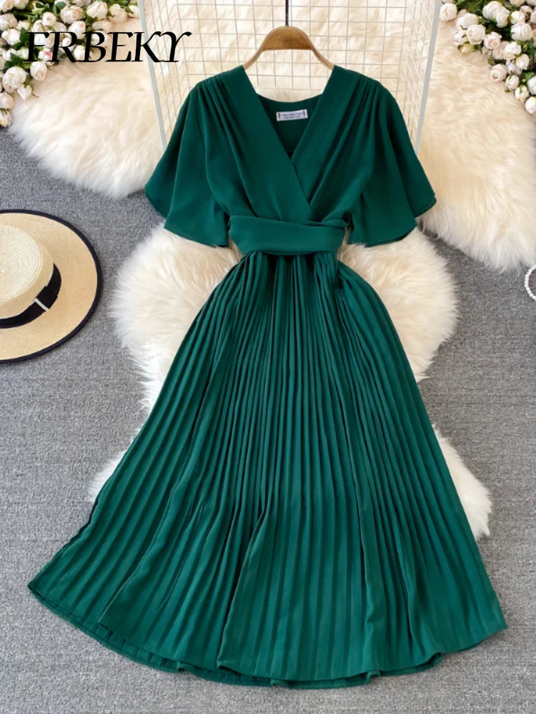 Summer V-Neck Pleated Dress With Lace Up Waist Long Skirt
