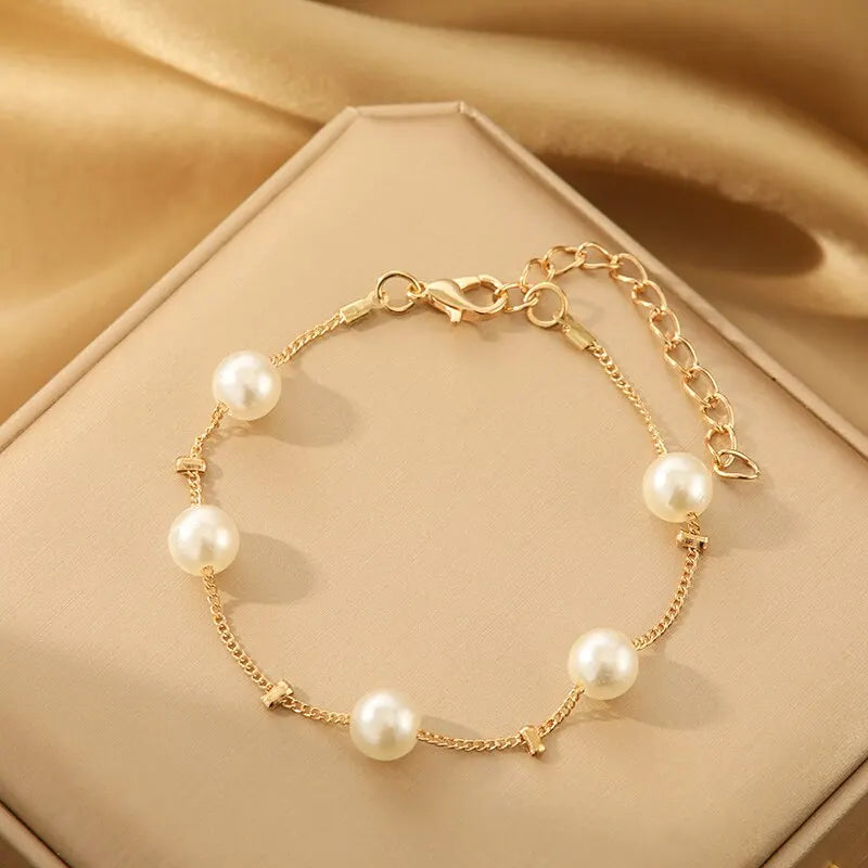 Gold-Plated Imitation Pearl Necklace Earring Bracelet Set for Ladies with Elegant Tassel Design