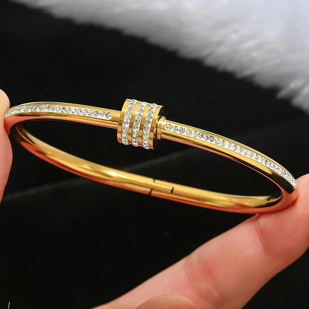 Stainless Steel Four-Leaf Clover Lucky Bracelet for Women Stylish Gold Nail Bangle