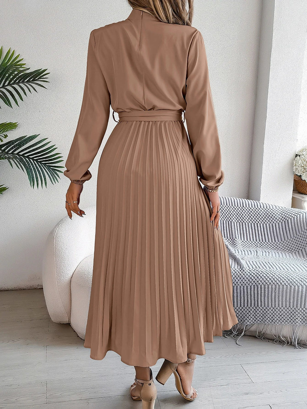 Elegant Pleated Long Sleeve Maxi Dress With Lace Up