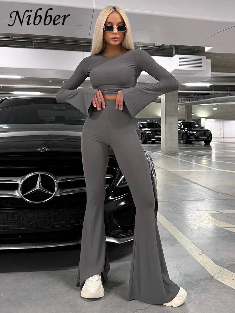 Women's Body-Shaping Tracksuit Set with Crop Top and Flare Leggings for Casual Sporty Style