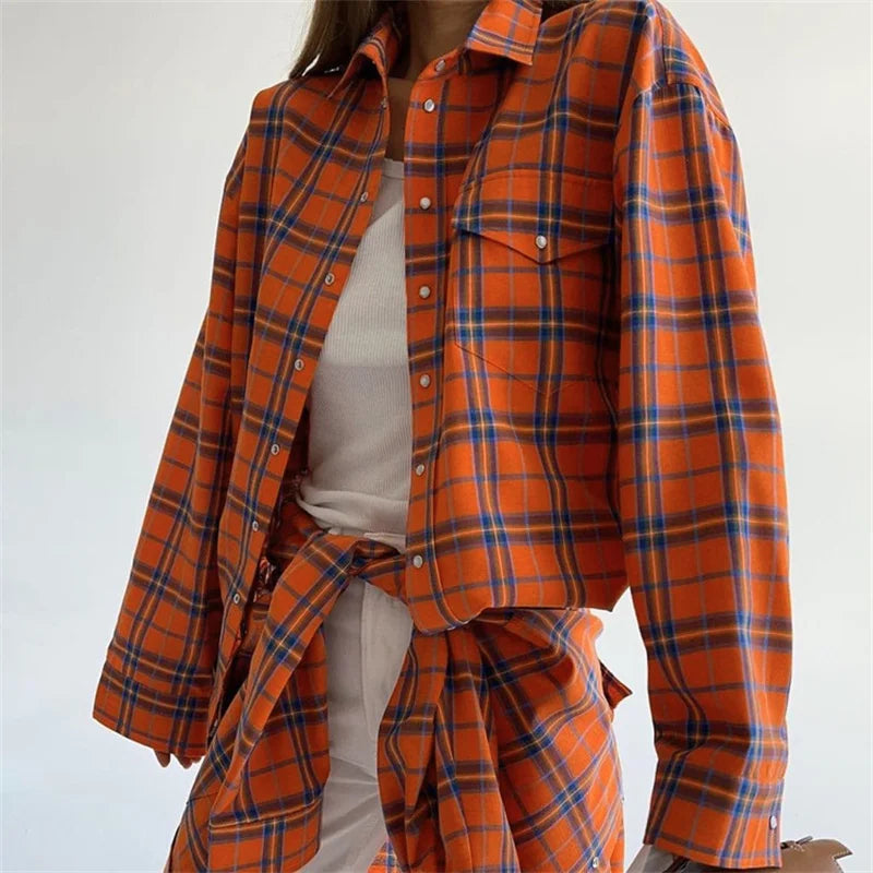 Vintage Plaid Oversized Loose Shirt for Women Long Sleeve Lapel Button Pocket Casual Blouse Autumn Winter Fashion Top
