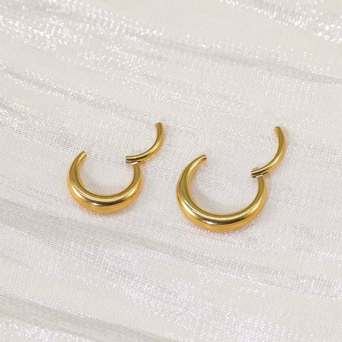 316L Stainless Steel Smooth Hoop Nose Ring Piercing Clicker Water Drop Septum Ring for Women and Men