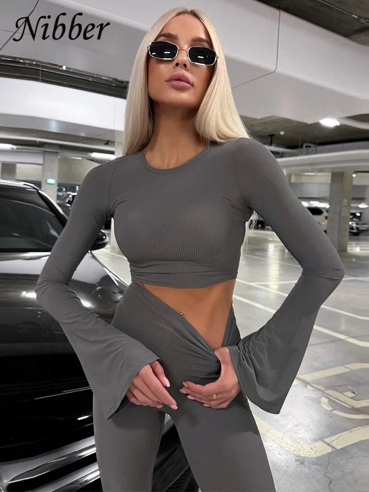 Women's Body-Shaping Tracksuit Set with Crop Top and Flare Leggings for Casual Sporty Style