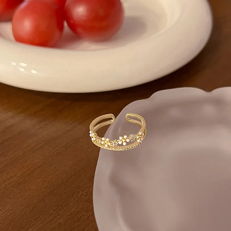 Adjustable Zircon Flower Opening Rings for Women with Cubic Zirconia Cherry Blossom and Tulip Design Wedding Jewelry