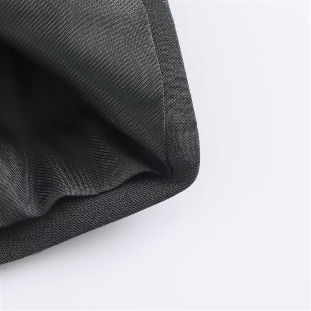 Fashionable Women's Slim Fit Vest and High Waisted Pleated Pants Set for Versatile Commuting Style