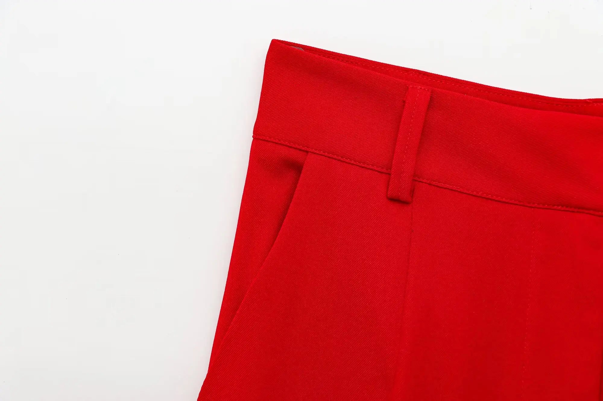 Elegant Red Belted Vest and Flared Pants Suit for Women Stylish and Versatile Two-Piece Outfit with Simple Chic Design