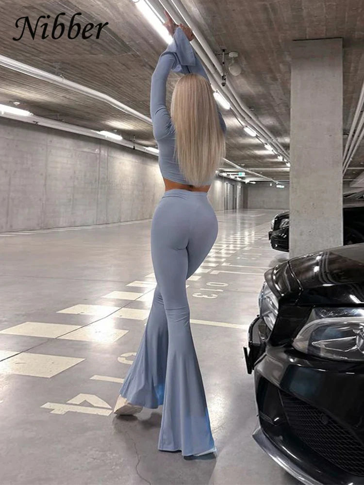 Women's Body-Shaping Tracksuit Set with Crop Top and Flare Leggings for Casual Sporty Style