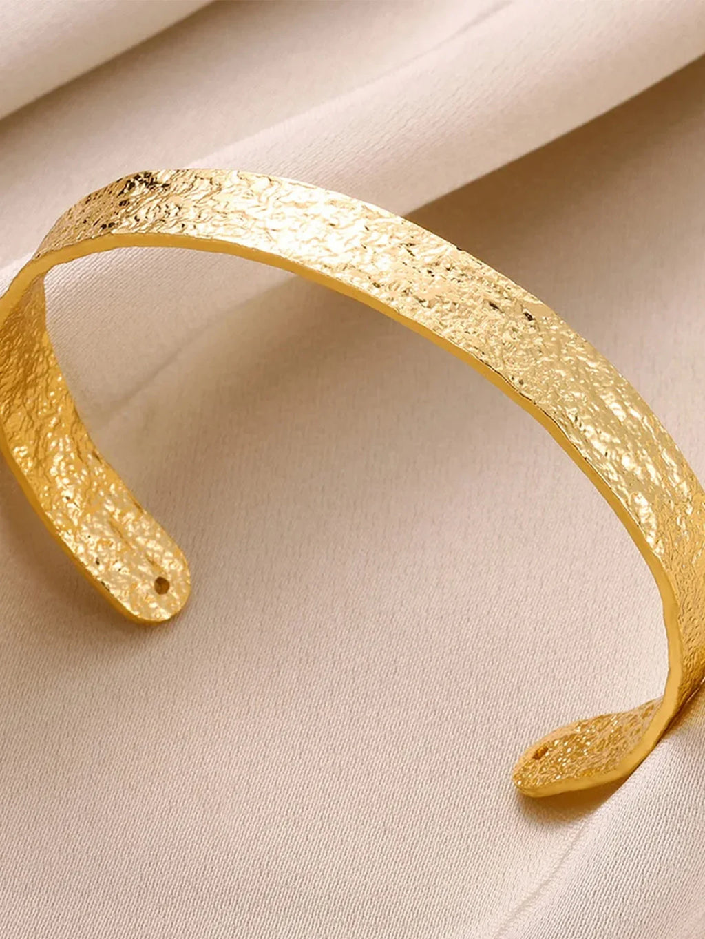 Elegant Gold Stainless Steel Bangle Bracelet with Classic Bump Pattern for Women