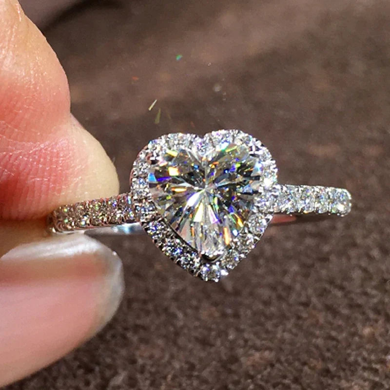 Aesthetic Heart Design Ring for Women Shiny Cubic Zirconia Engagement Jewelry