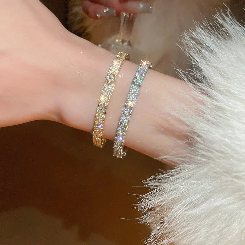 Four Leaf Flower Inlaid Shiny Zircon Bracelet for Women Elegant Delicate Vintage Wedding Jewelry