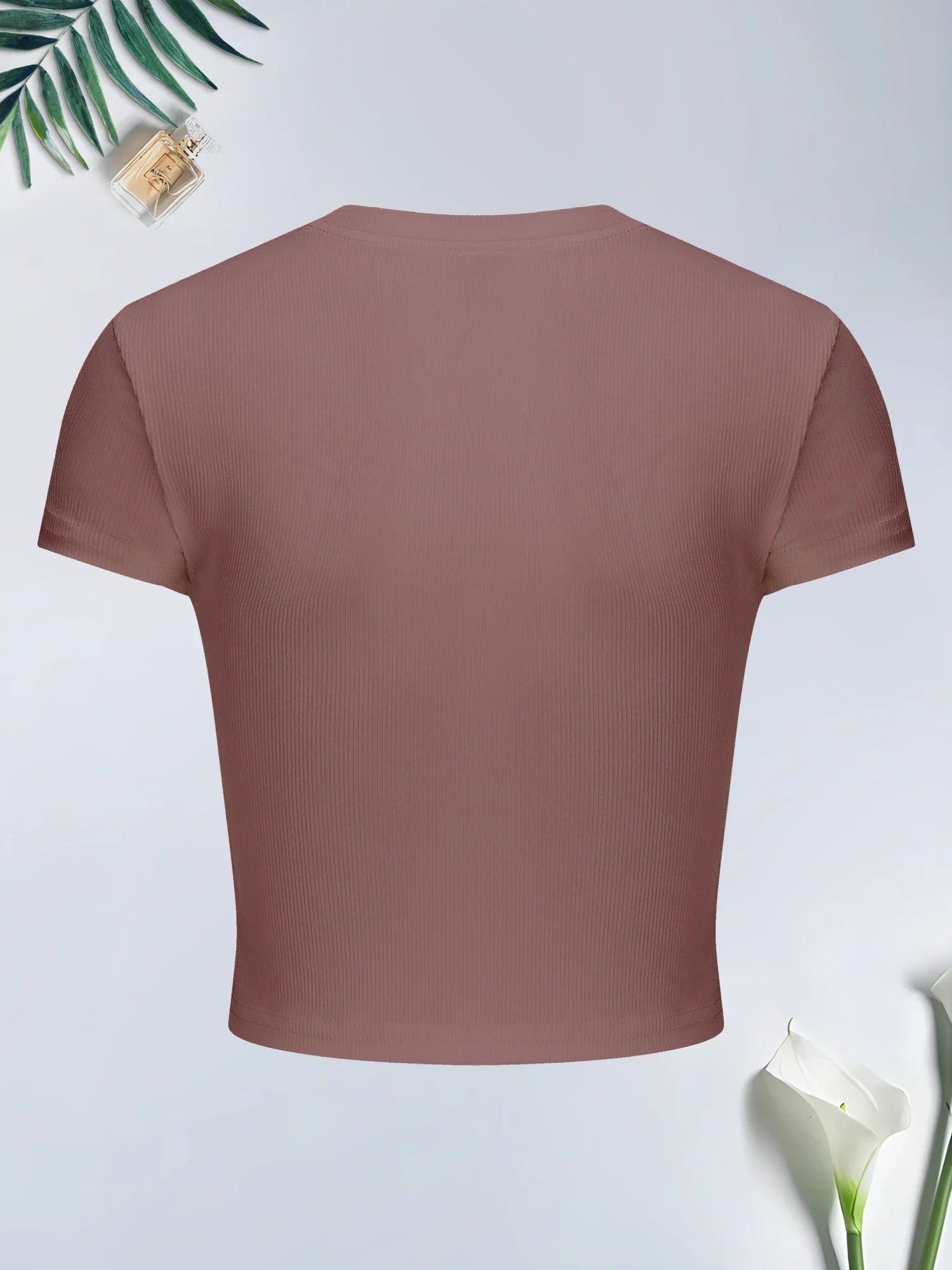 Casual White Short Sleeve T-Shirt for Women Slim Fit Summer Top