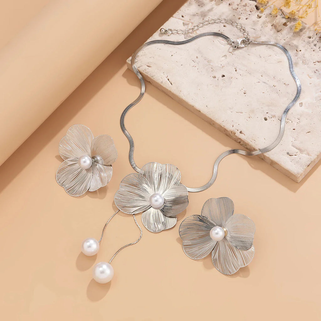 Romantic Flower Petal Imitation Pearl Pendant Choker Necklace and Stud Earrings Jewelry Set for Women