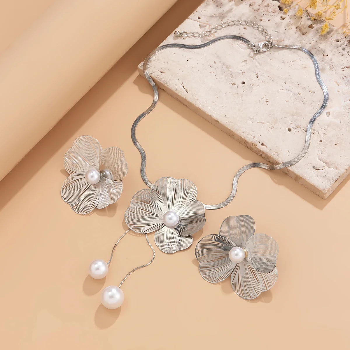 Romantic Flower Petal Imitation Pearl Pendant Choker Necklace and Stud Earrings Jewelry Set for Women