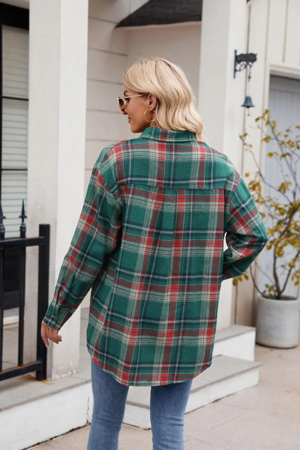 Women Plaid Button Up Shirt Loose Fit Warm Long Sleeve Casual Blouse with Pockets Autumn Winter Checkered Top Preppy Y2K Harajuku Style
