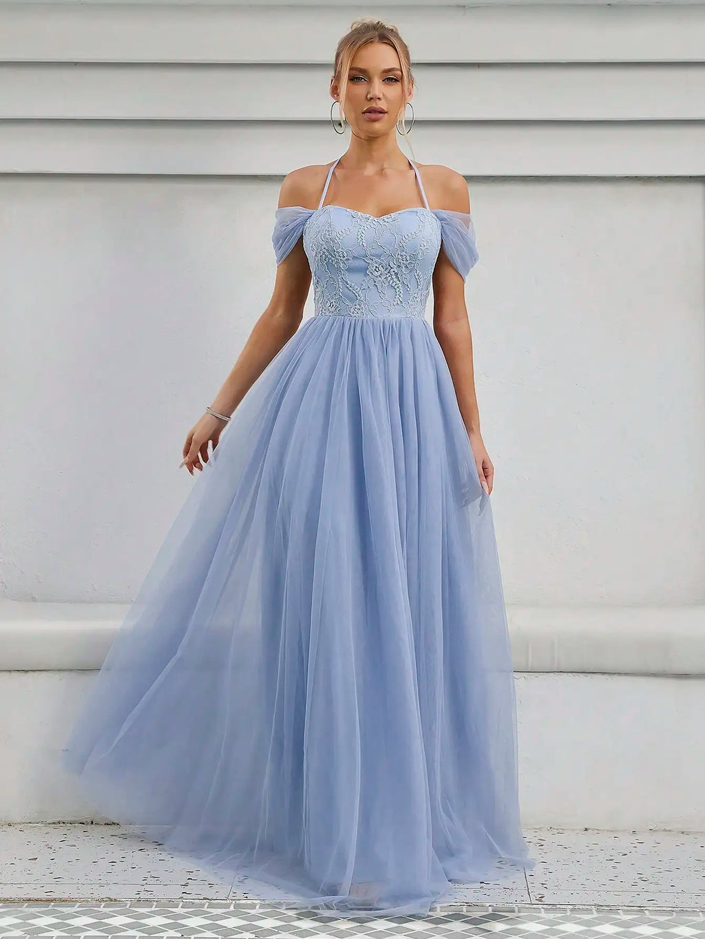 Elegant Line Neck Back Lace Mesh Pleated Bridal Gown