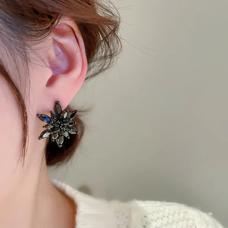 Korea Fashion Black Zircon Flower Stud Earrings for Women Shiny Wedding and Party Jewelry