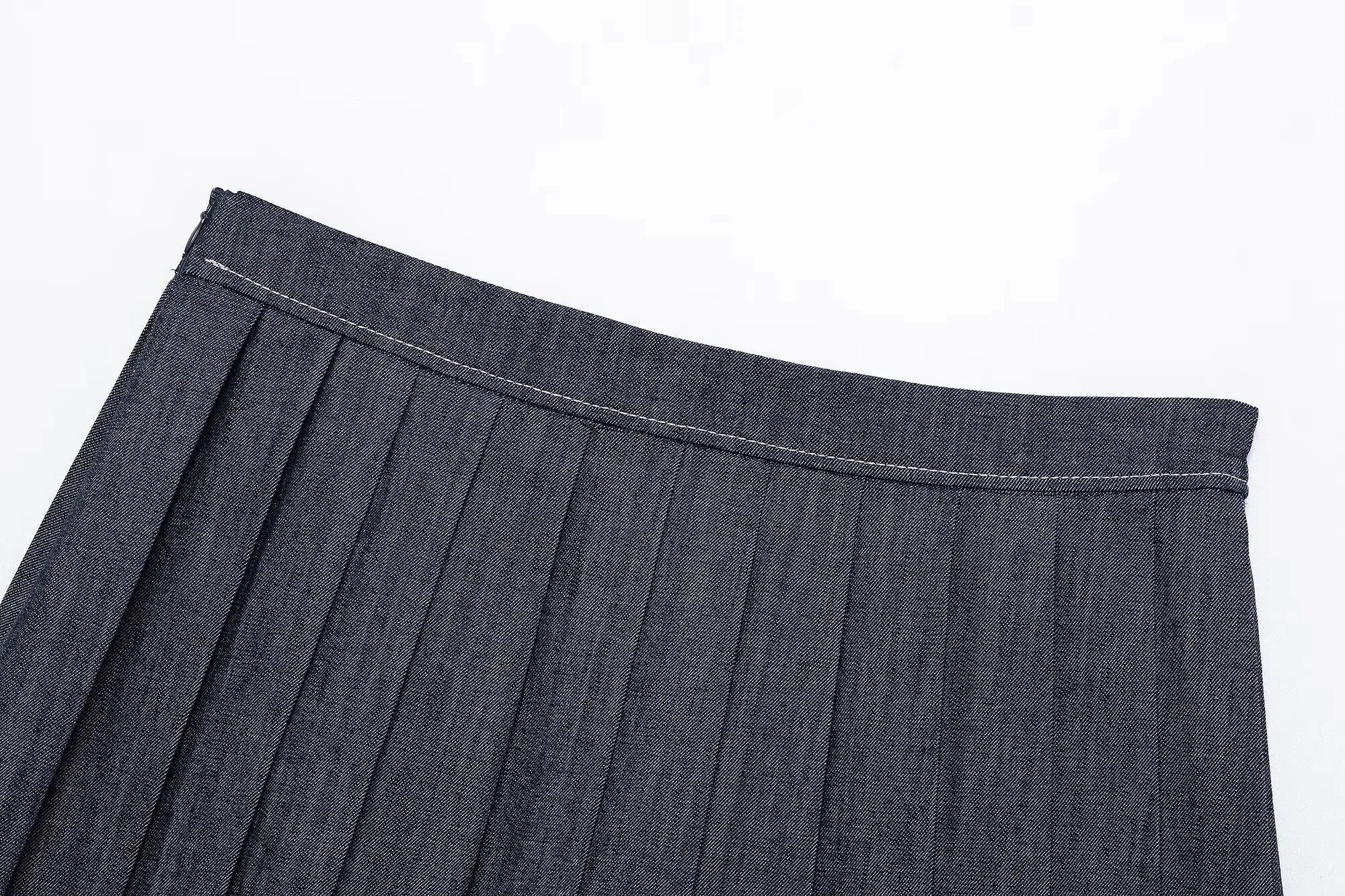 Casual Denim Loose Fit Women Suit Set with O Neck Zipper Bomber Jacket and Pleated Mini Skirt Vintage Inspired Spring Summer Fashion Ensemble