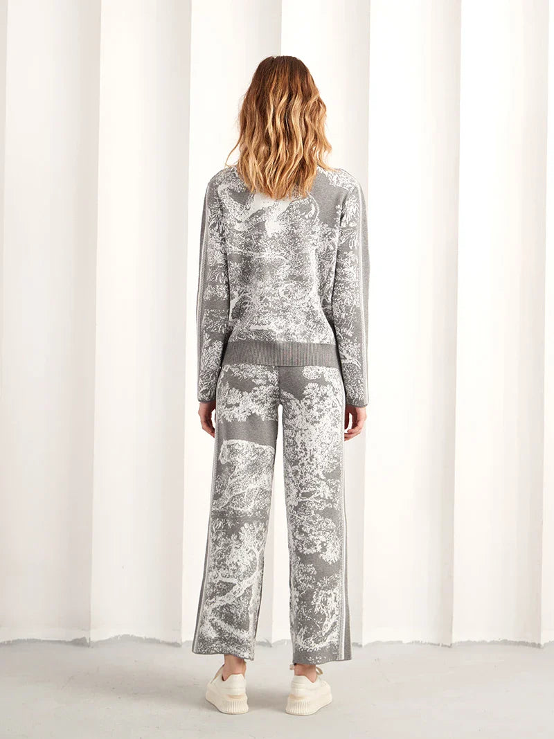 Casual Women Two Piece Knitted Tracksuit Set with Elegant Sweater and Pants for Winter Comfort