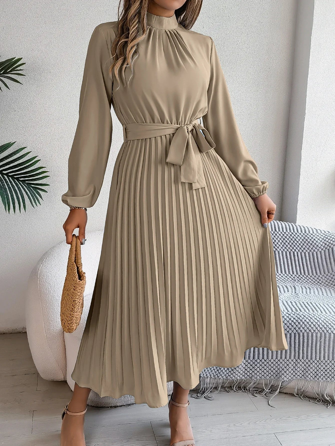 Elegant Pleated Long Sleeve Maxi Dress With Lace Up