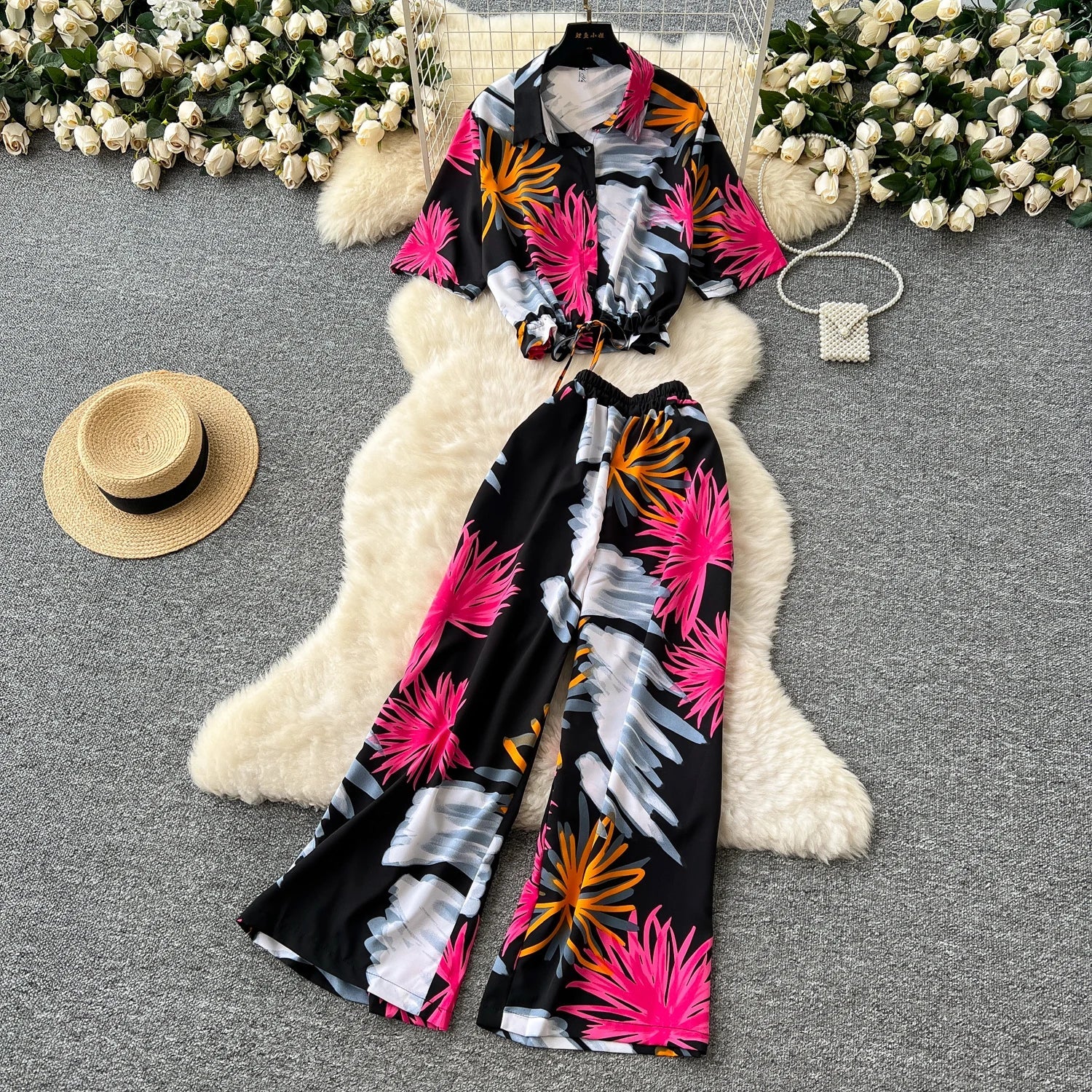 Summer Fashion Print Two Piece Set for Women with Loose Short Sleeve Tops and Elastic Waist Wide Leg Cropped Pants